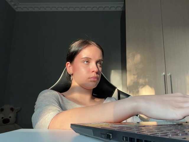tootightwiththong live webcam show