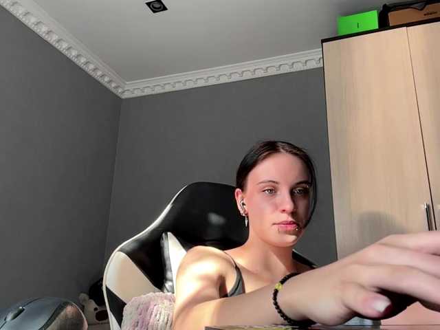 tootightwiththong live cam on BongaCams