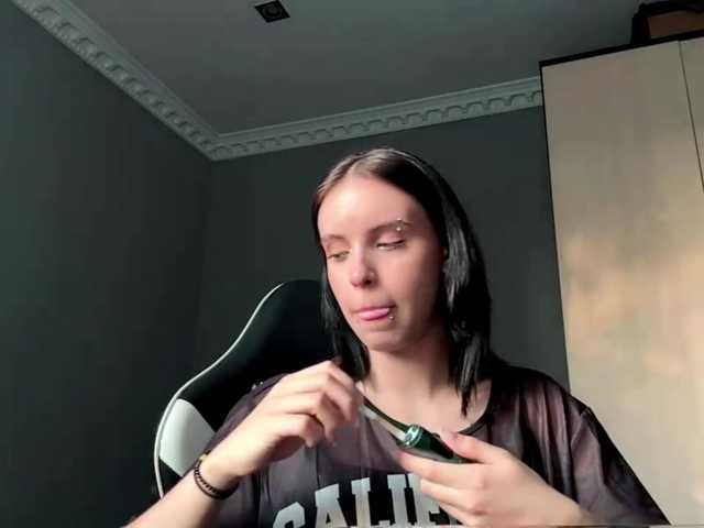 tootightwiththong live cam on BongaCams