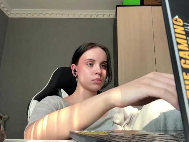 tootightwiththong live cam on BongaCams