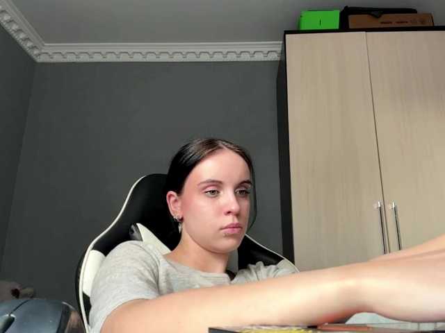 tootightwiththong live cam on BongaCams