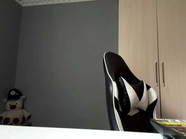tootightwiththong live cam on BongaCams
