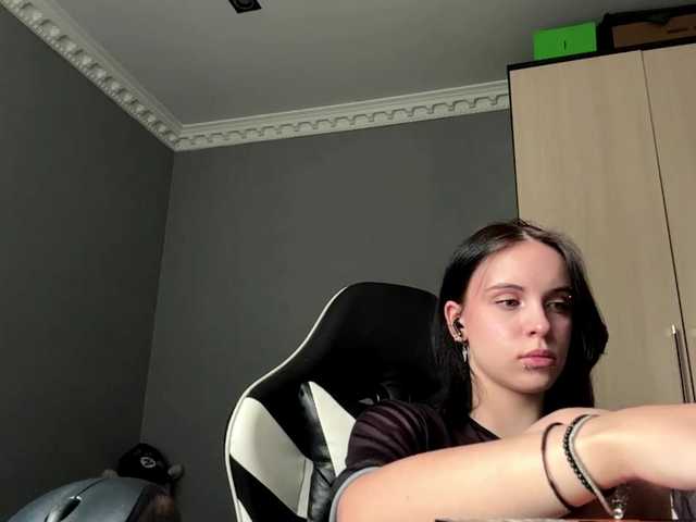 Tootightwiththong, 18 y/o - Live Cam on BongaCams