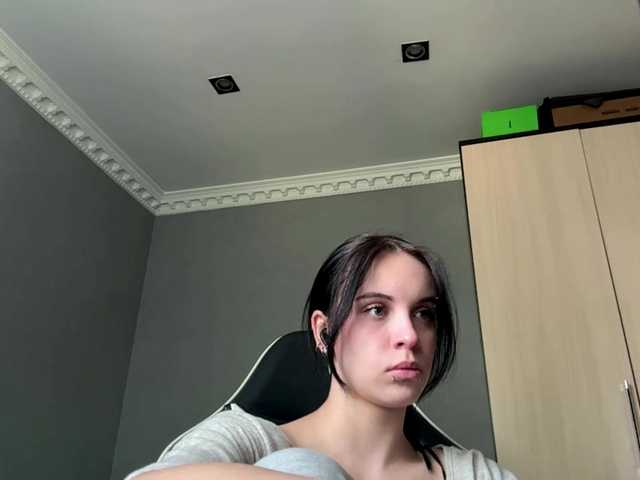 tootightwiththong live cam on BongaCams