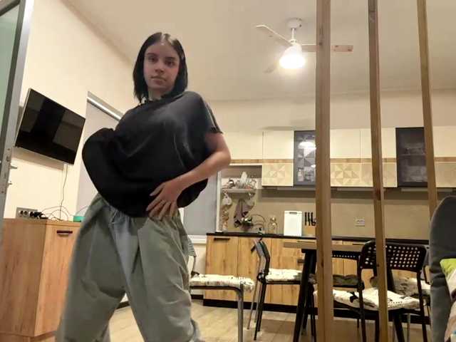 tootightwiththong live cam on BongaCams