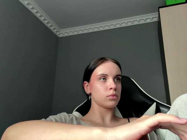 tootightwiththong live cam on BongaCams