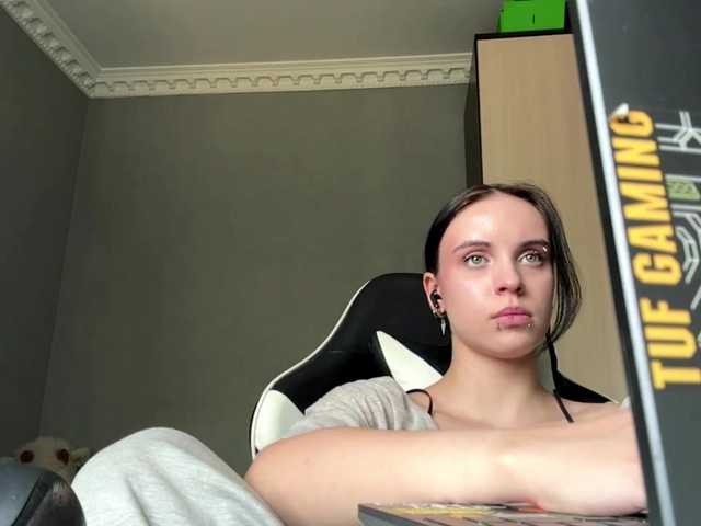 tootightwiththong live cam on BongaCams