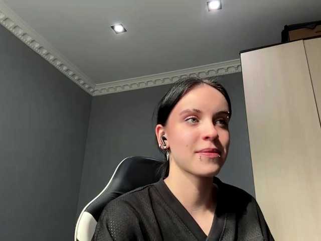 tootightwiththong live cam on BongaCams