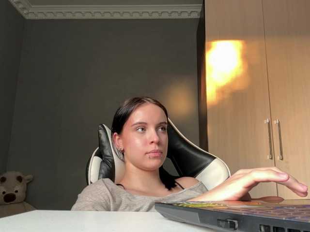tootightwiththong live cam on BongaCams