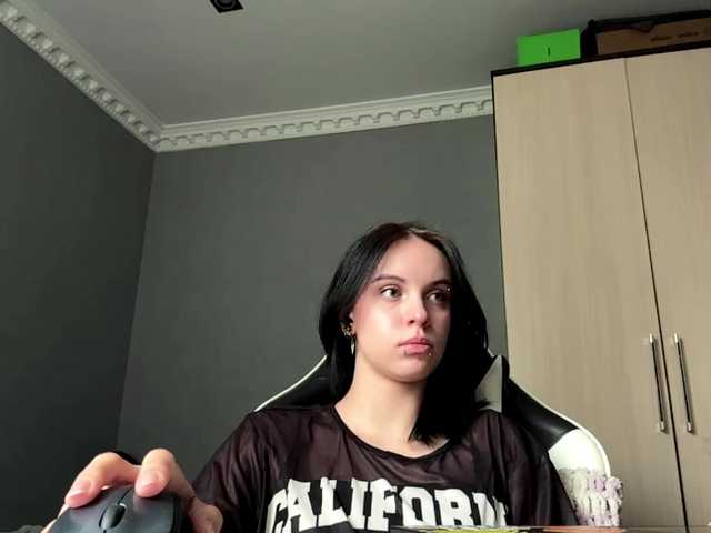 tootightwiththong live cam on BongaCams