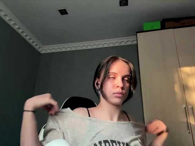 tootightwiththong live cam on BongaCams