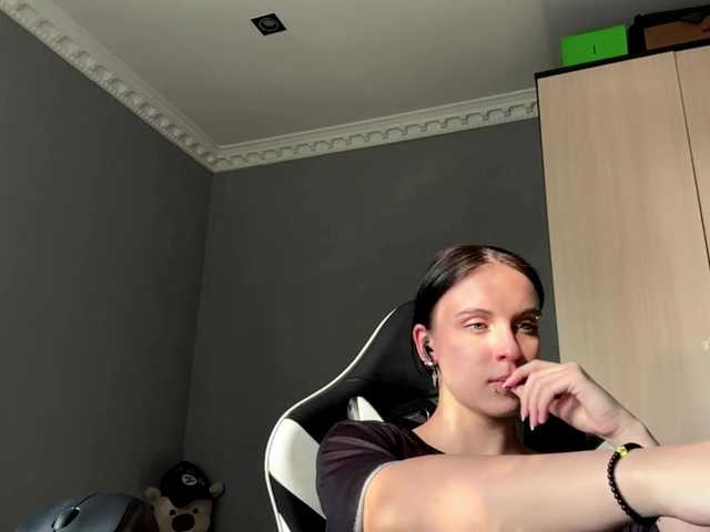 tootightwiththong live cam on BongaCams