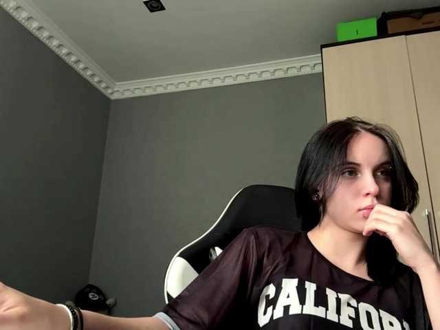 tootightwiththong live cam on BongaCams
