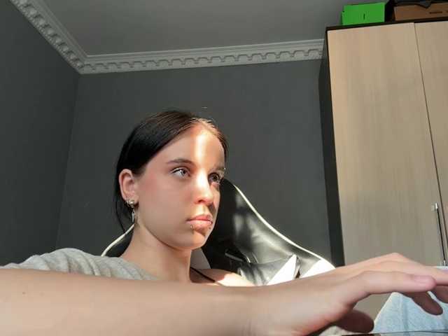 tootightwiththong live webcam show