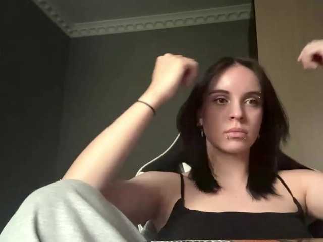 tootightwiththong live cam on BongaCams