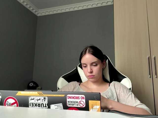 tootightwiththong live cam on BongaCams