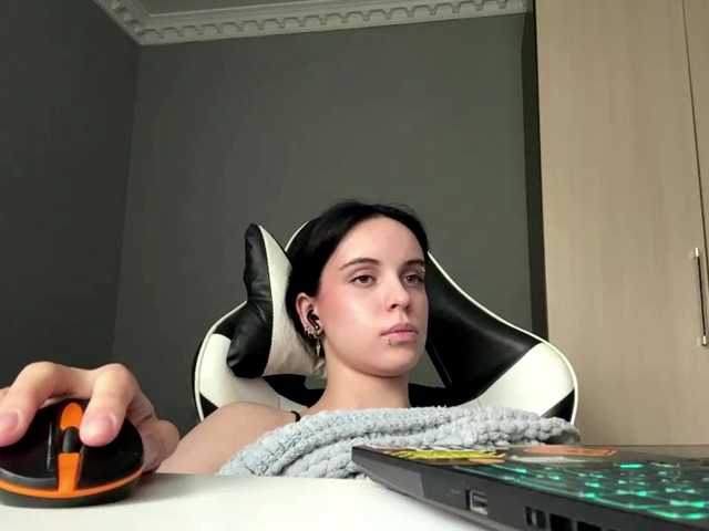 tootightwiththong live cam on BongaCams