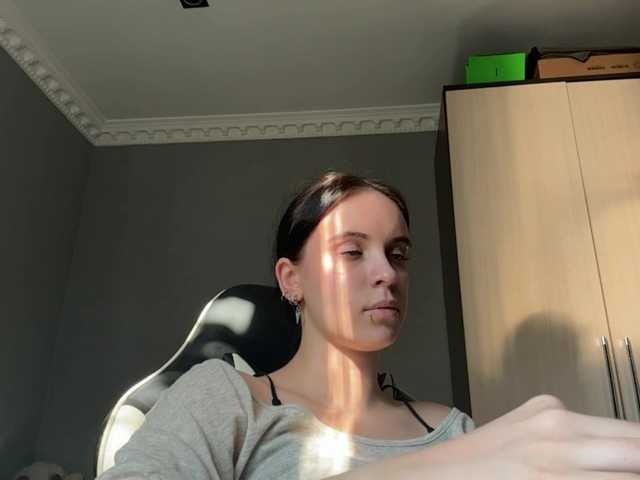 tootightwiththong live cam on BongaCams