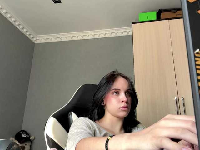 tootightwiththong live cam on BongaCams