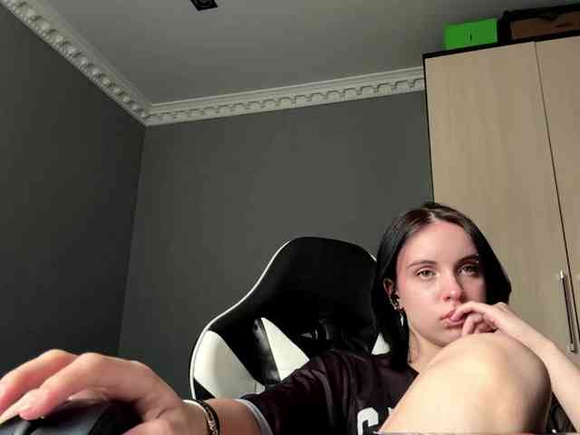 tootightwiththong webcam