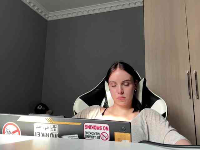 tootightwiththong webcam