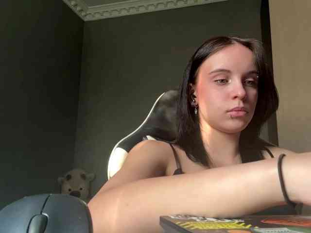 tootightwiththong webcam