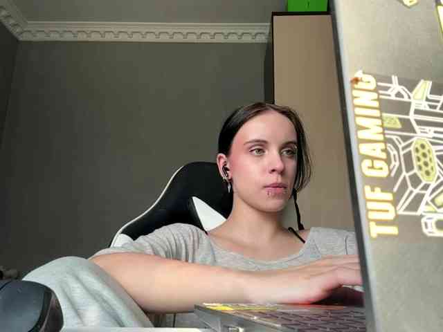 tootightwiththong