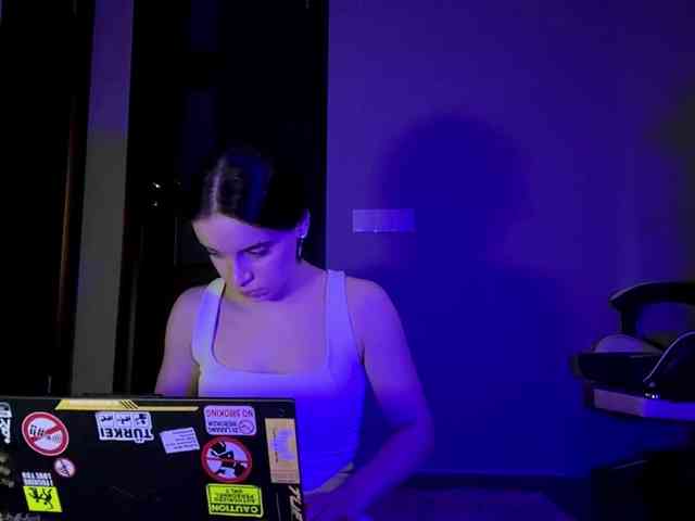 tootightwiththong webcam