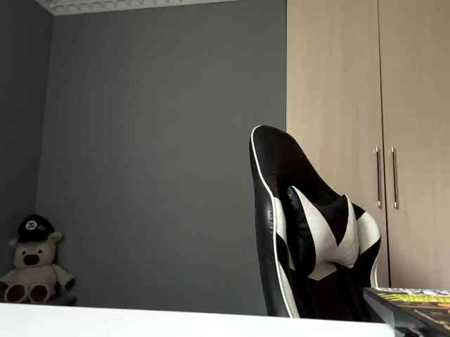 tootightwiththong webcam