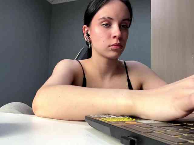 tootightwiththong webcam