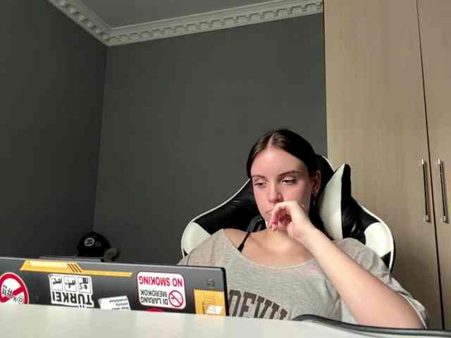 tootightwiththong webcam