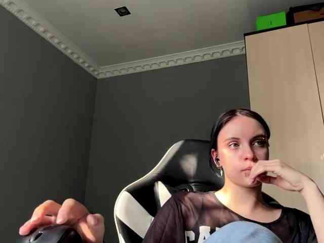 tootightwiththong webcam