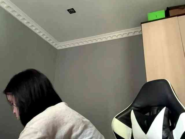 tootightwiththong webcam