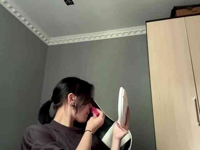 tootightwiththong webcam