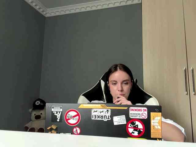tootightwiththong webcam