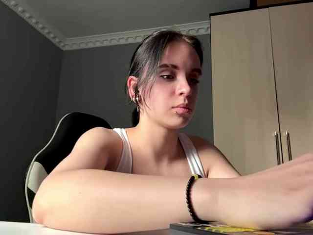 tootightwiththong webcam