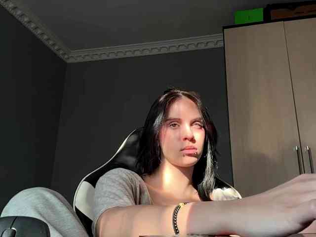 tootightwiththong webcam