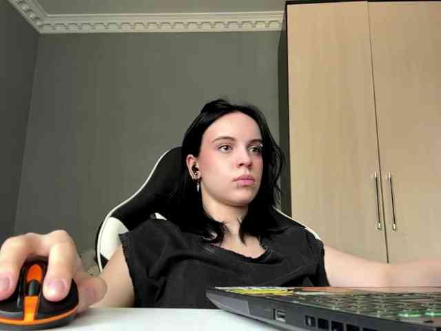 tootightwiththon... Live Webcam on BongaCams