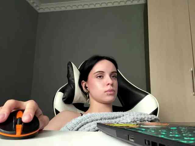 tootightwiththon... Live Webcam on BongaCams