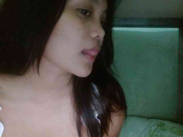 yourbabeaa webcam