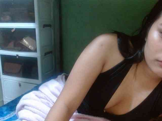 yourbabeaa webcam