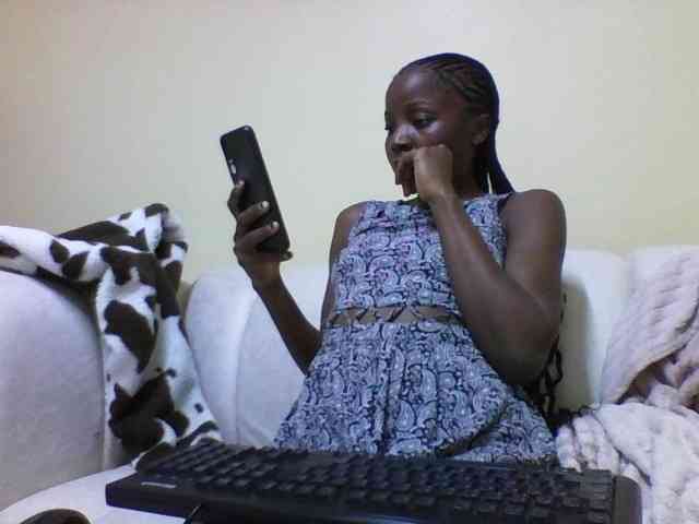 Queencaramel webcam