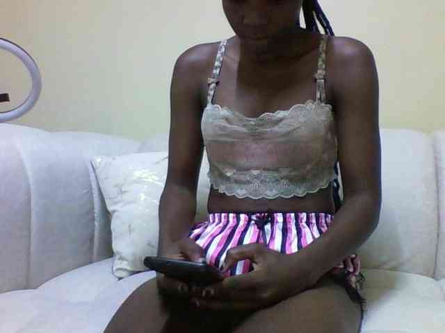 Queencaramel webcam