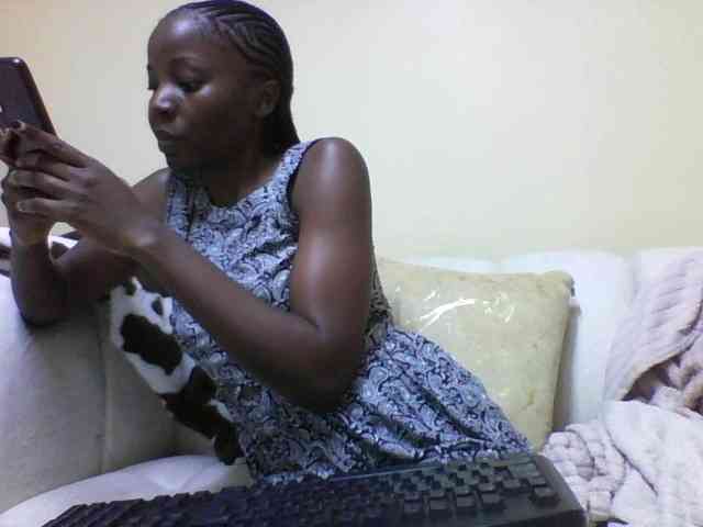 Queencaramel webcam
