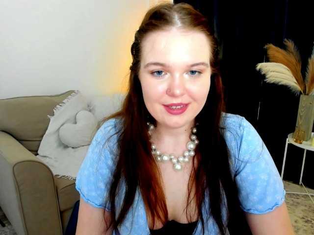 le modèle CharmingStar est en webcam porno dans un show sur le site bongacams, il possède les tags suivants: White/Caucasian,Brunette,Shaved