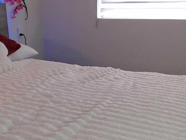 Krispyshot live cam on BongaCams