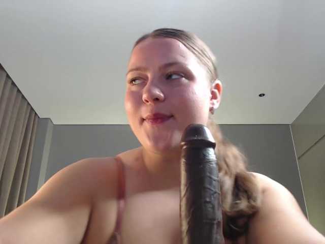 Krispyshot live webcam show