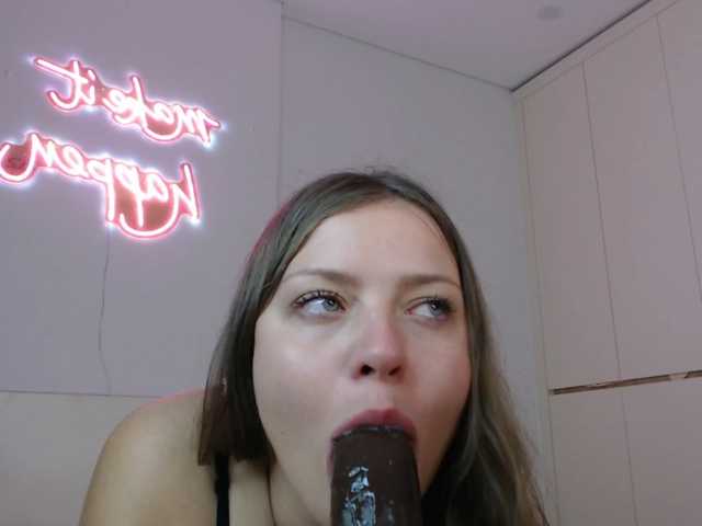 Krispyshot ao vivo no BongaCams