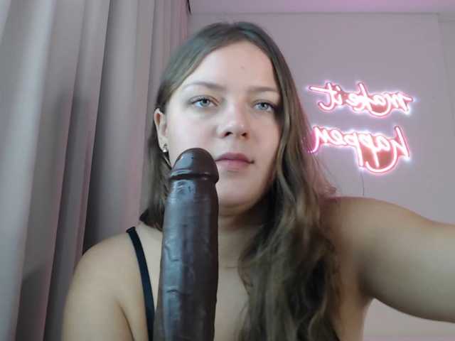 Krispyshot live cam on BongaCams