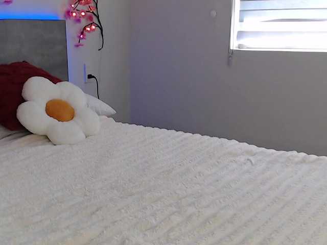Krispyshot live cam on BongaCams